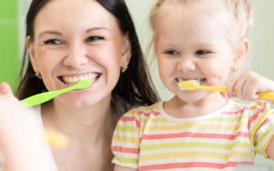 Come lavare correttamente i denti dei bambini per prevenire la carie?